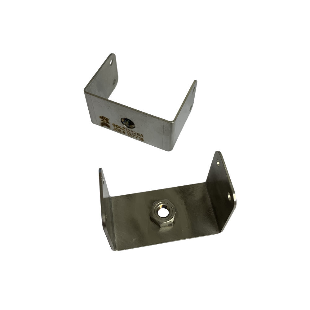 Front bumper fixing on crossmember