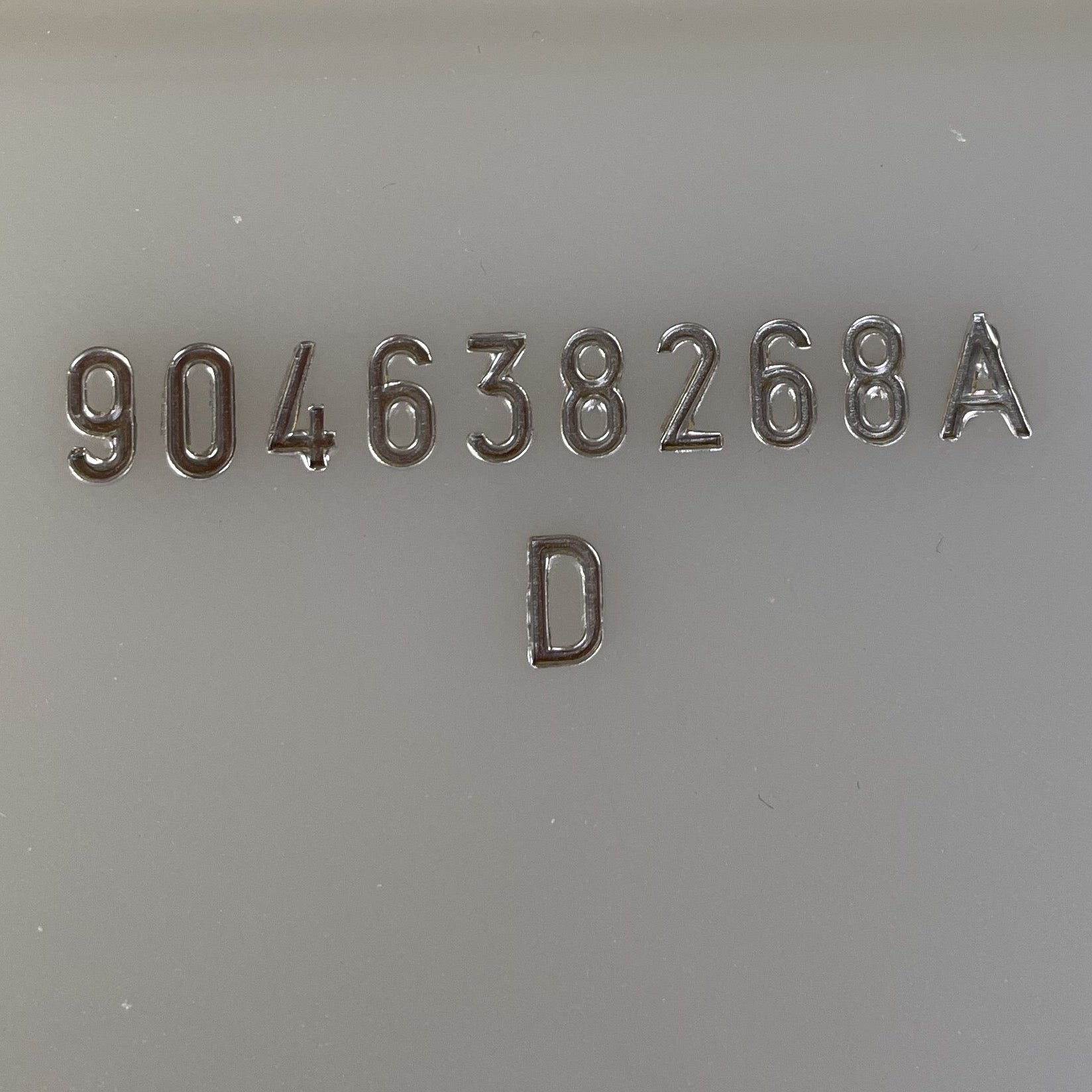 904638268A