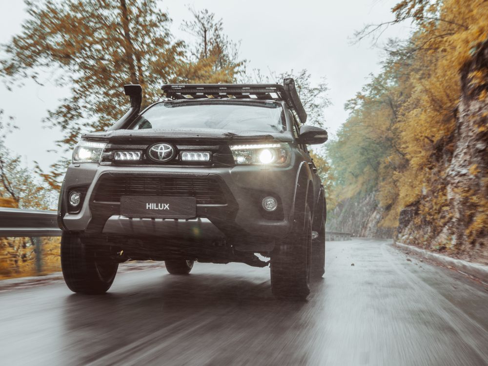 Toyota Hilux (2017-2020) Grille Kit - Race and Rally