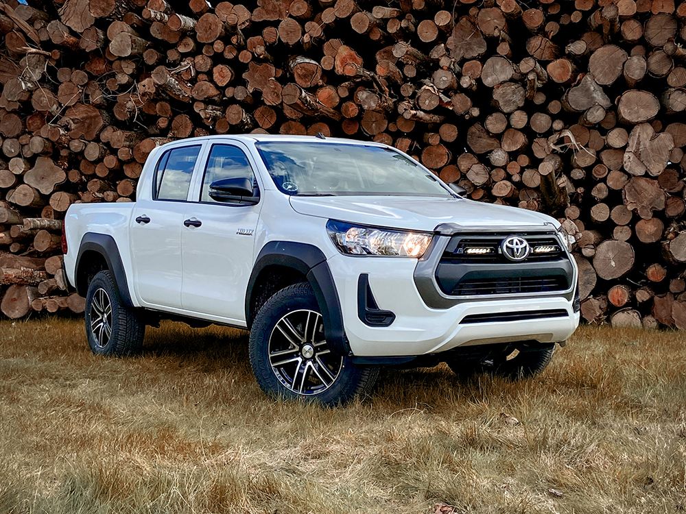 Toyota Hilux (Active, Icon and Invincible Models) (2021+) Grille Kit (for Linear) - Race and Rally